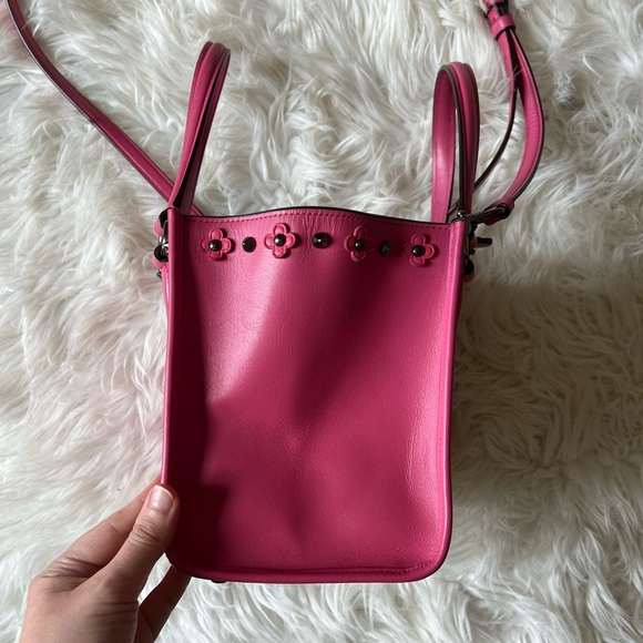 Coach Mini Crosby Carryall Crossbody in Floral Rivets Hot Pink Pebbled Leather 🩷 - Picture 8 of 16